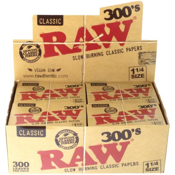 RAW-300s-1-1-4-114-125-Rolling-Paper-display-open__57800.1734384974[1]